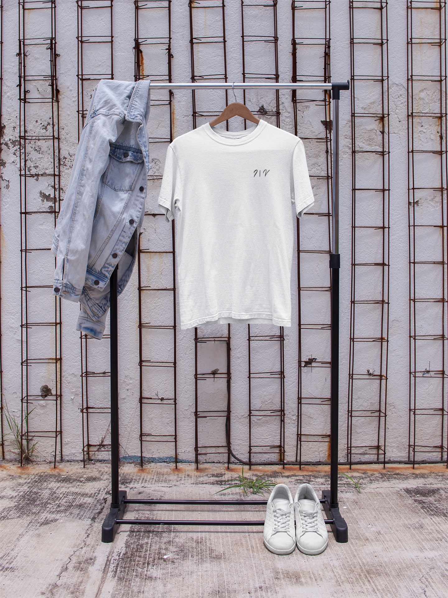T-Shirt White Logo